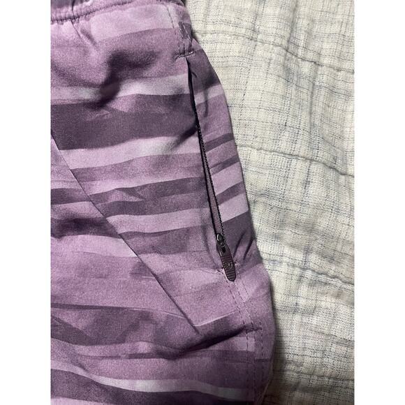 Lululemon Choose a Side Shorts Womens Size 8 Reversible Purple Athletic Run - Picture 5 of 10